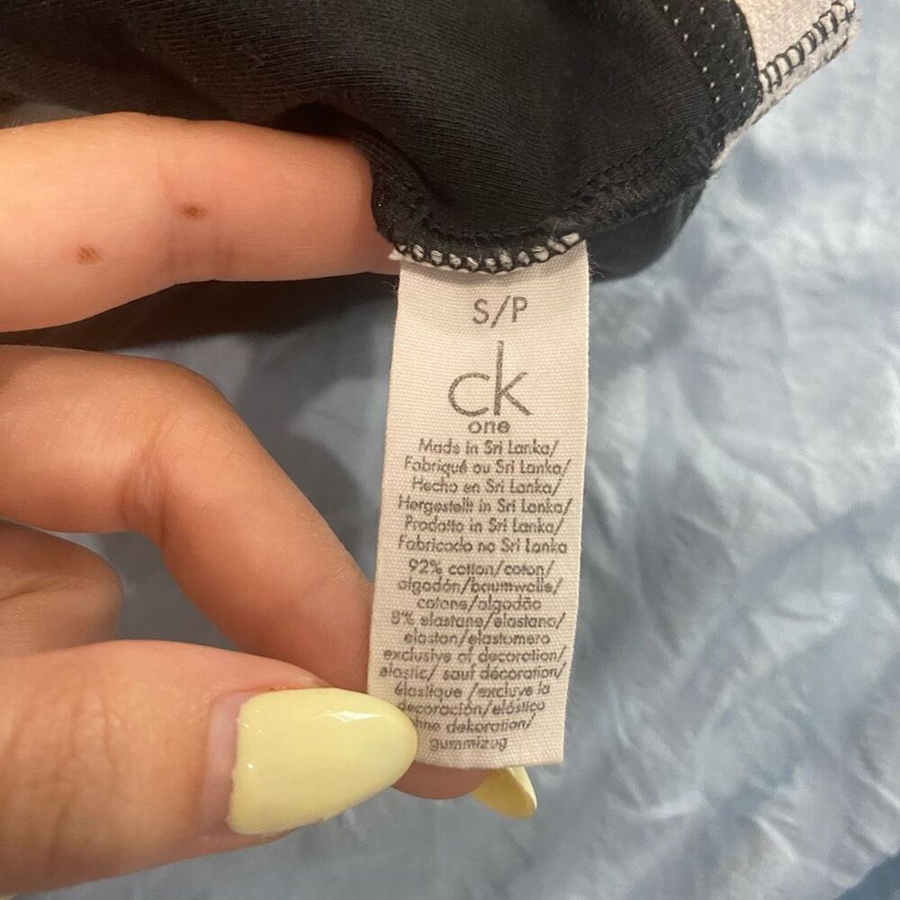 Calvin Klein Sports Bra Size S - Picture 3 of 3